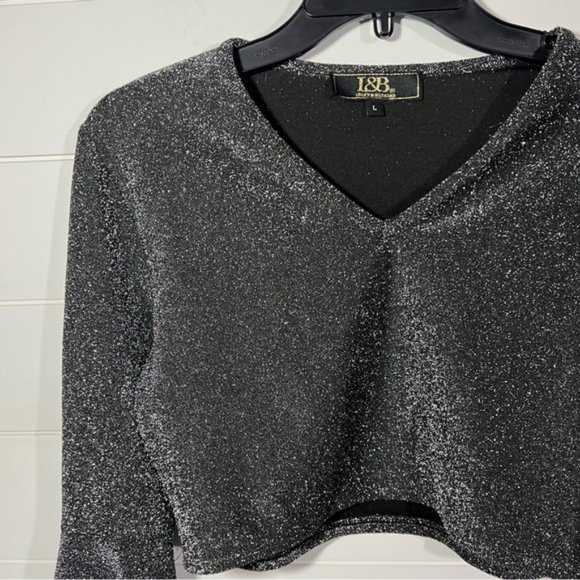 Lucky & Blessed bell sleeve glitter crop top - Picture 7 of 7